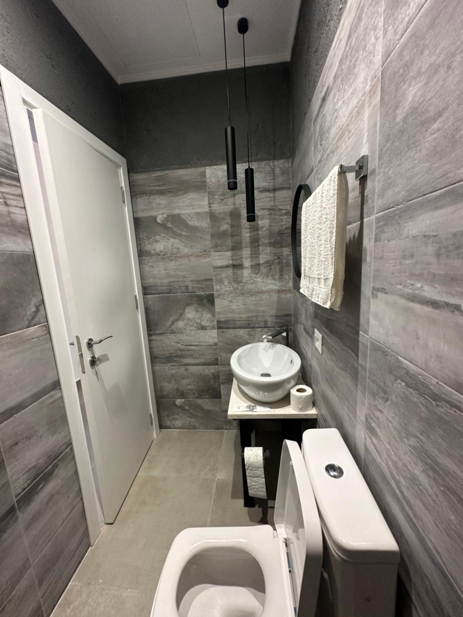 Central Comfort Suites Tirana Exteriör bild