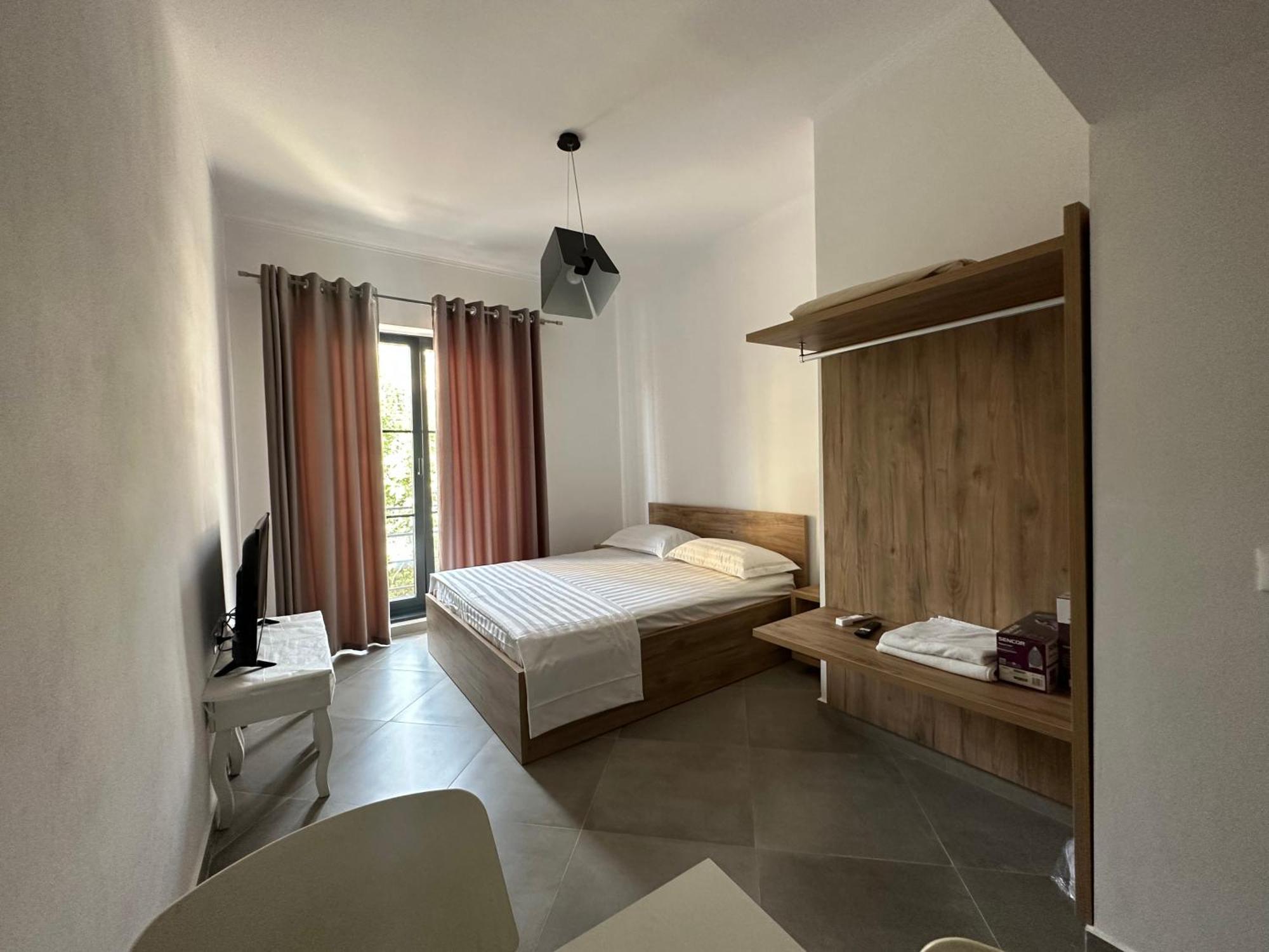 Central Comfort Suites Tirana Exteriör bild