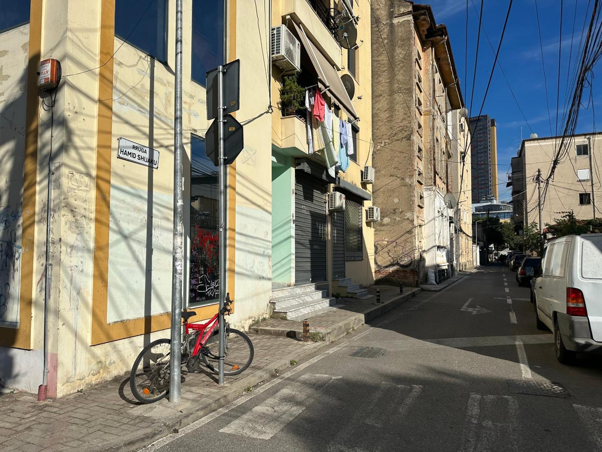Central Comfort Suites Tirana Exteriör bild