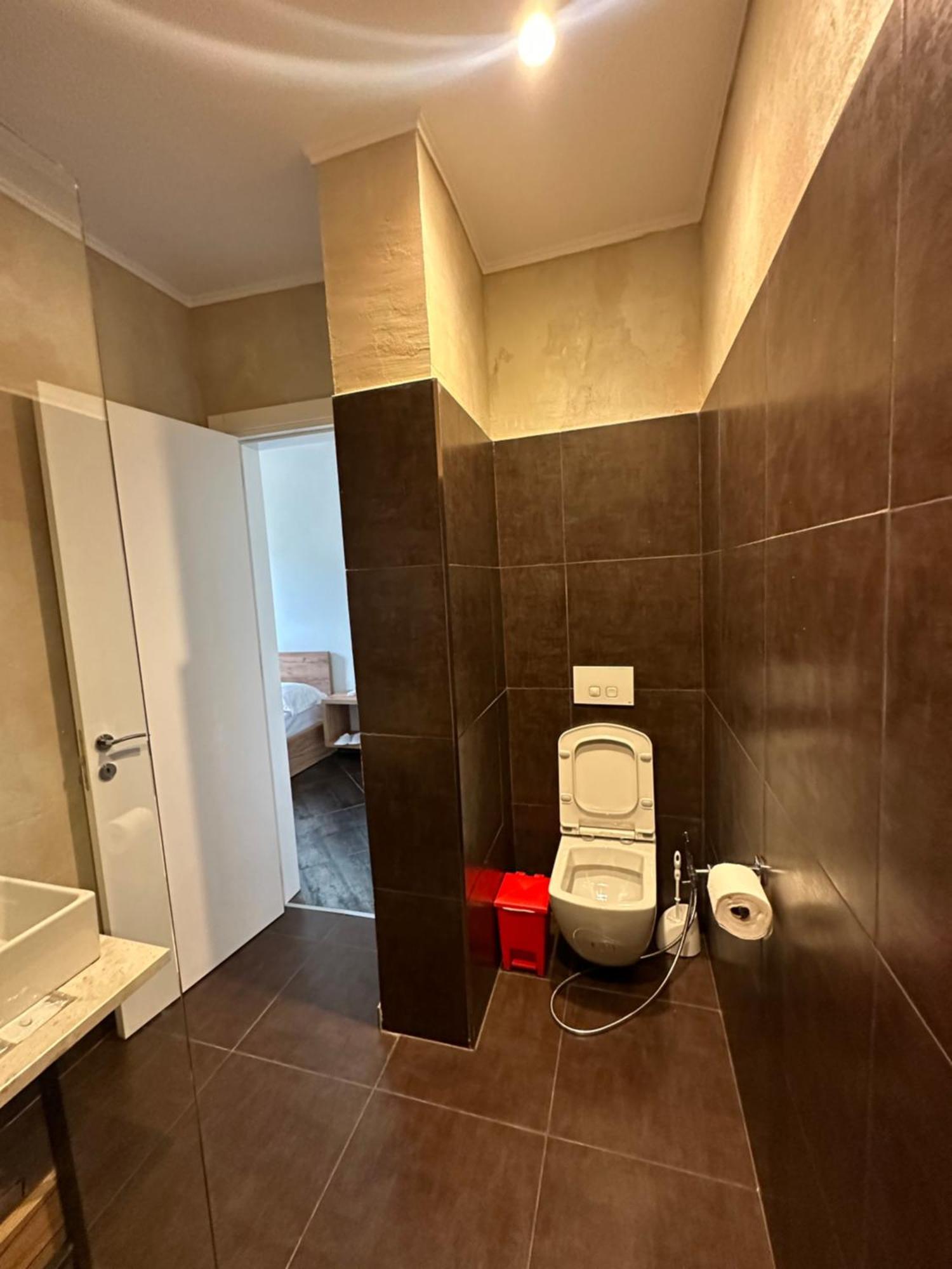 Central Comfort Suites Tirana Exteriör bild