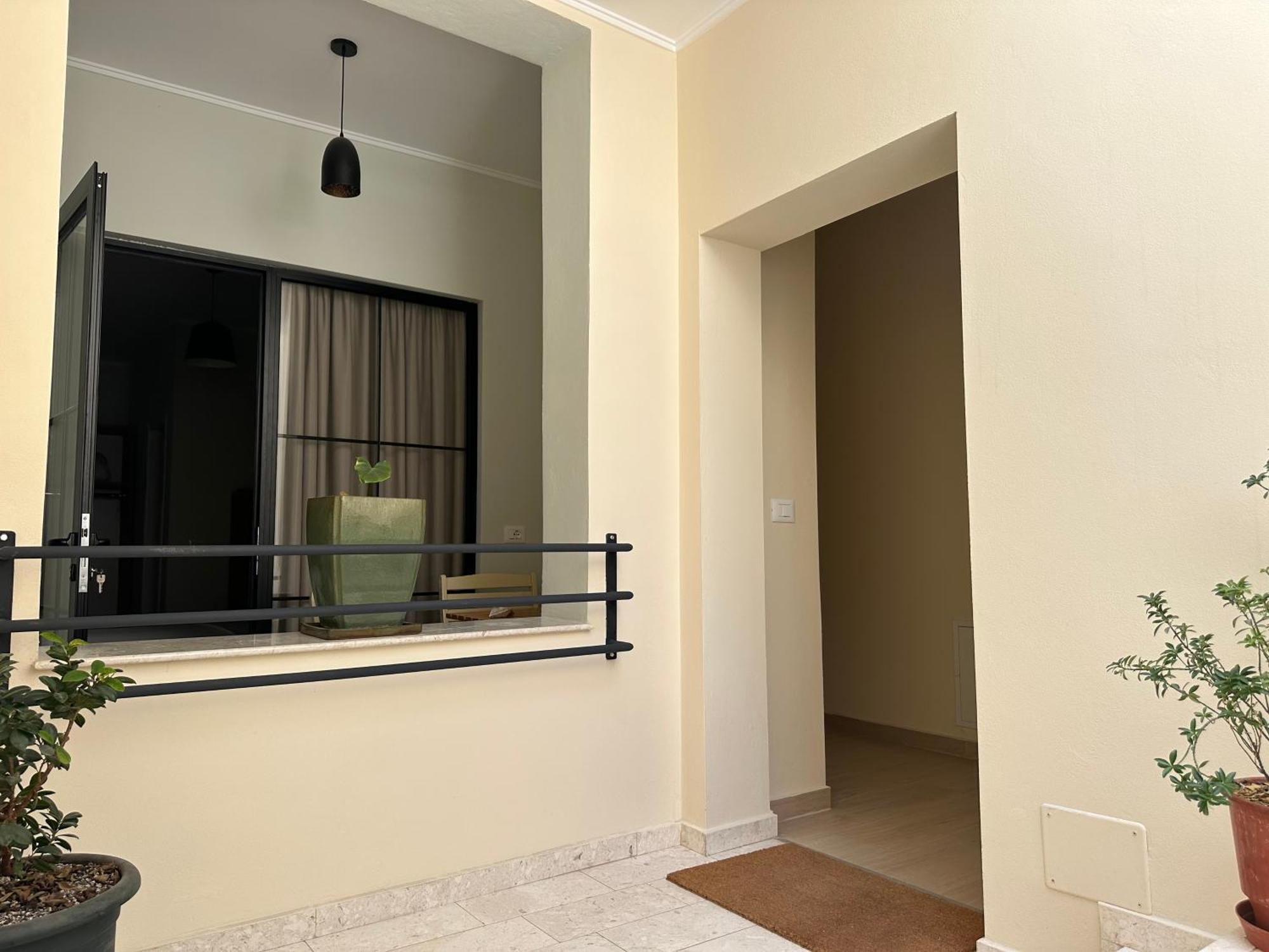 Central Comfort Suites Tirana Exteriör bild