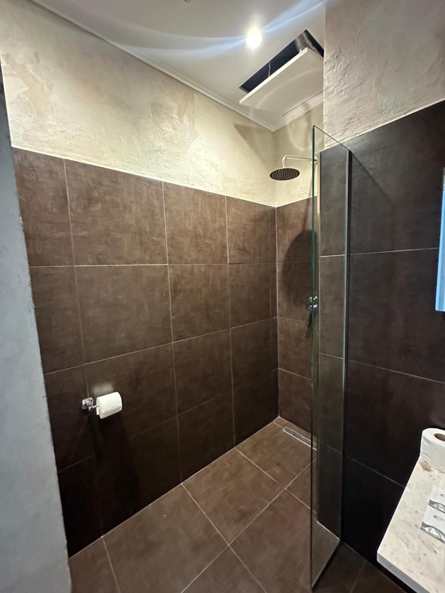 Central Comfort Suites Tirana Exteriör bild