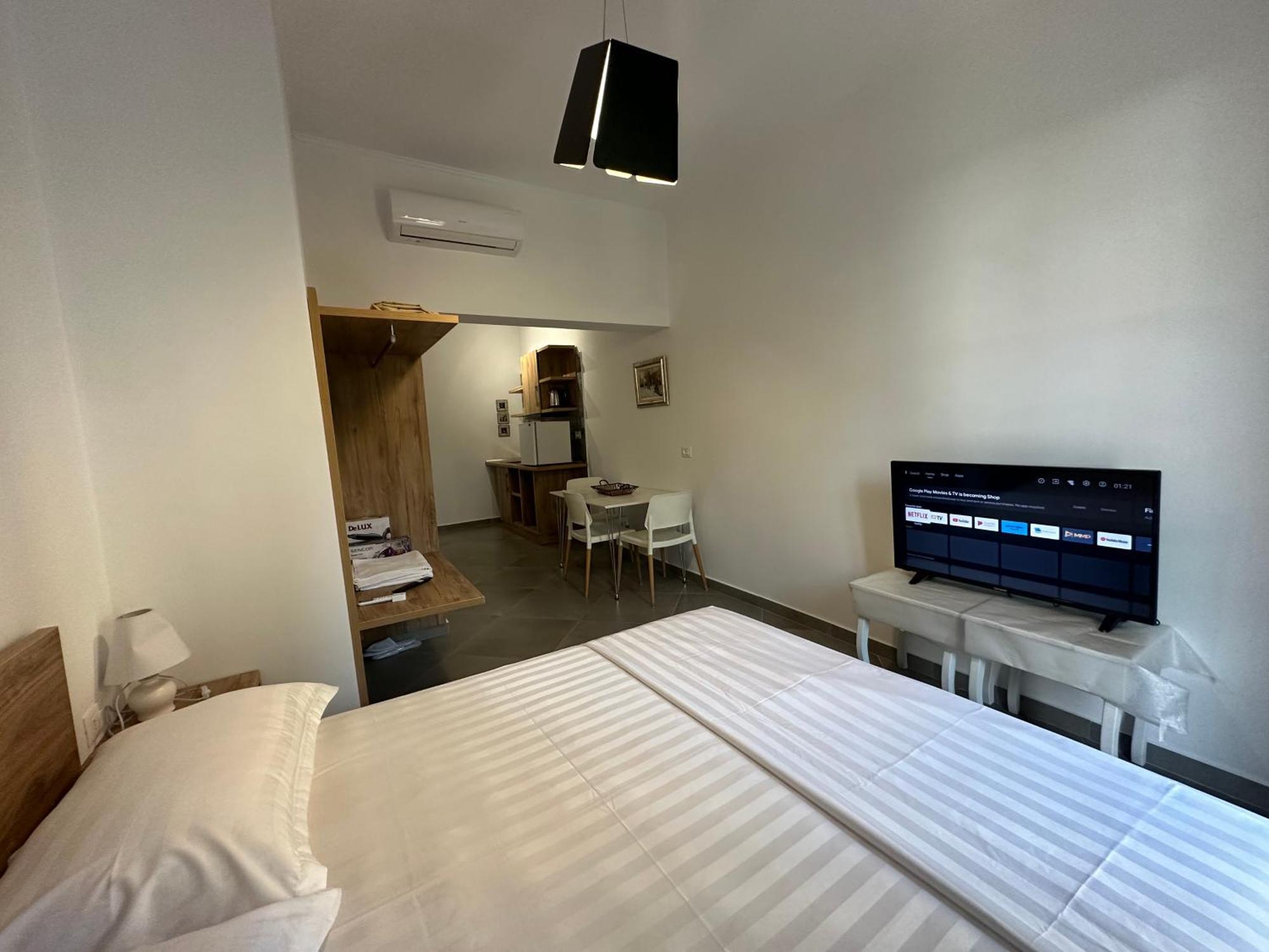 Central Comfort Suites Tirana Exteriör bild