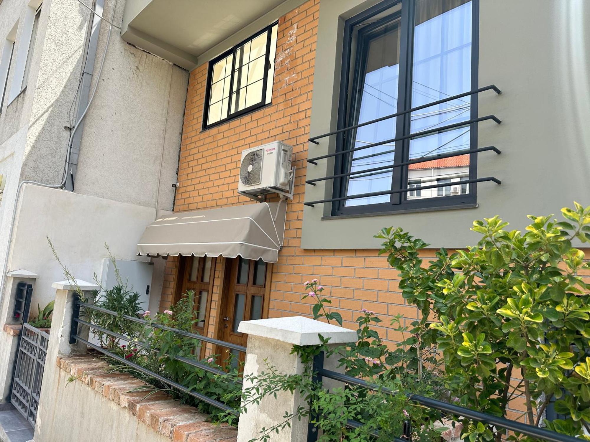 Central Comfort Suites Tirana Exteriör bild